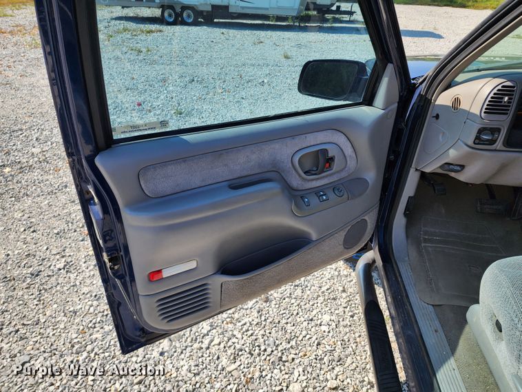 image for item KH9307 1998 Chevrolet K1500  Ext. Cab pickup truck