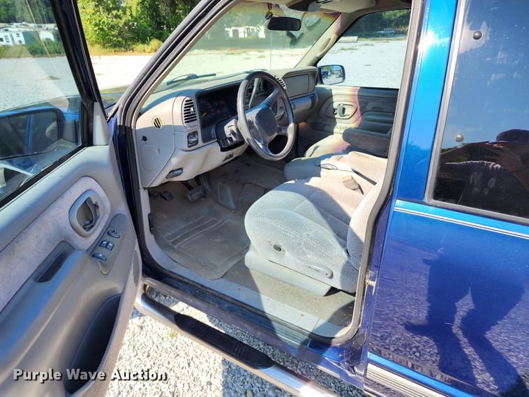 image for item KH9307 1998 Chevrolet K1500  Ext. Cab pickup truck