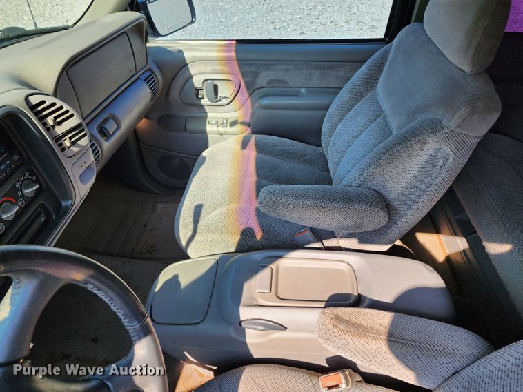 image for item KH9307 1998 Chevrolet K1500  Ext. Cab pickup truck