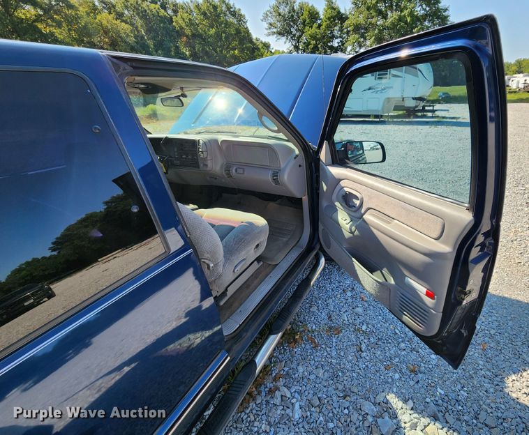 image for item KH9307 1998 Chevrolet K1500  Ext. Cab pickup truck