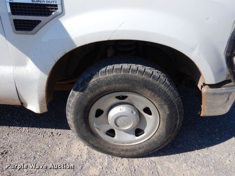 image for item LB9971 2010 Ford F250 Super Duty  pickup truck