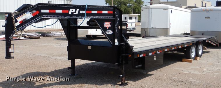 image for item LB9979 2019 PJ L3302  equipment trailer