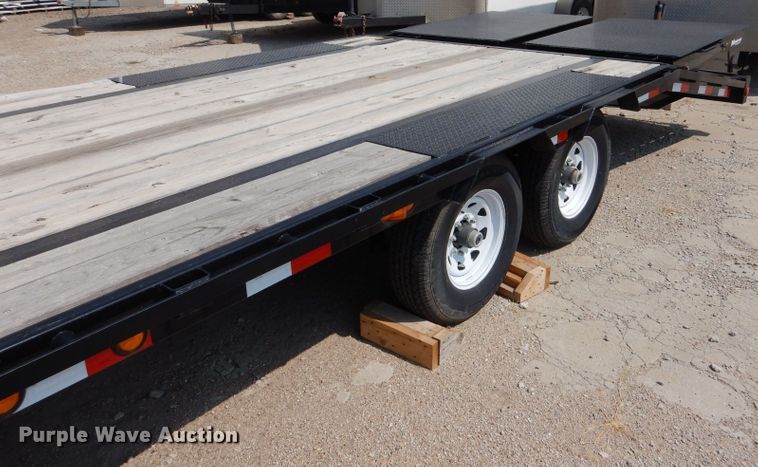 image for item LB9979 2019 PJ L3302  equipment trailer