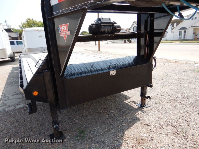 image for item LB9979 2019 PJ L3302  equipment trailer