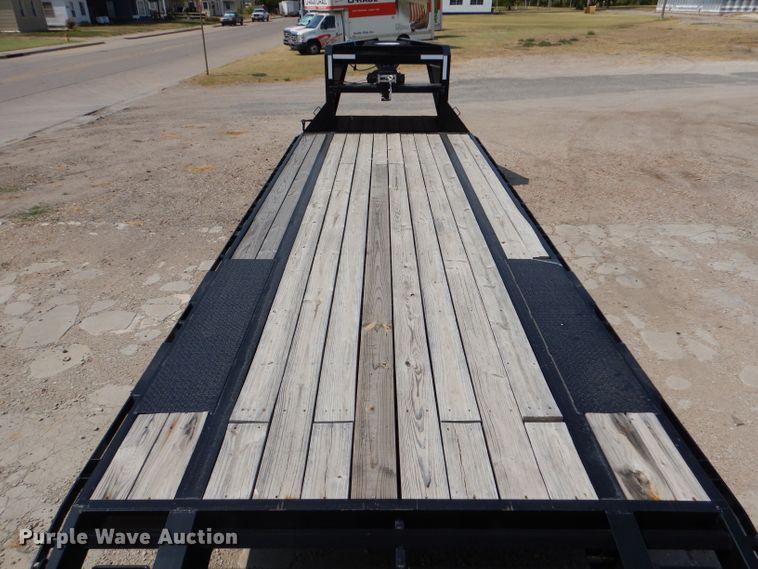 image for item LB9979 2019 PJ L3302  equipment trailer