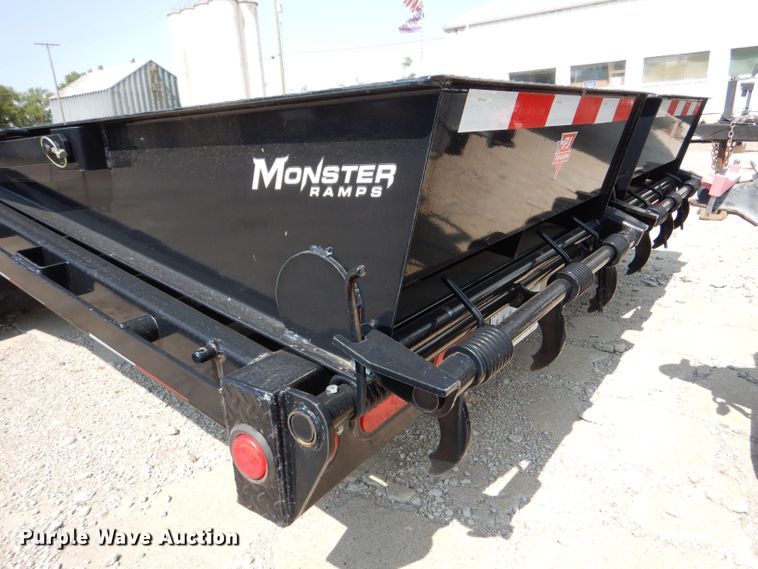 image for item LB9979 2019 PJ L3302  equipment trailer