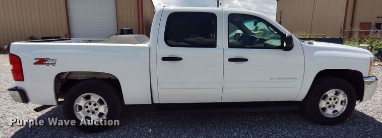 image for item LK9128 2013 Chevrolet Silverado 1500  Crew Cab pickup truck