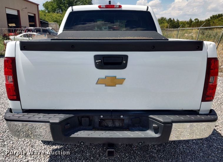 image for item LK9128 2013 Chevrolet Silverado 1500  Crew Cab pickup truck