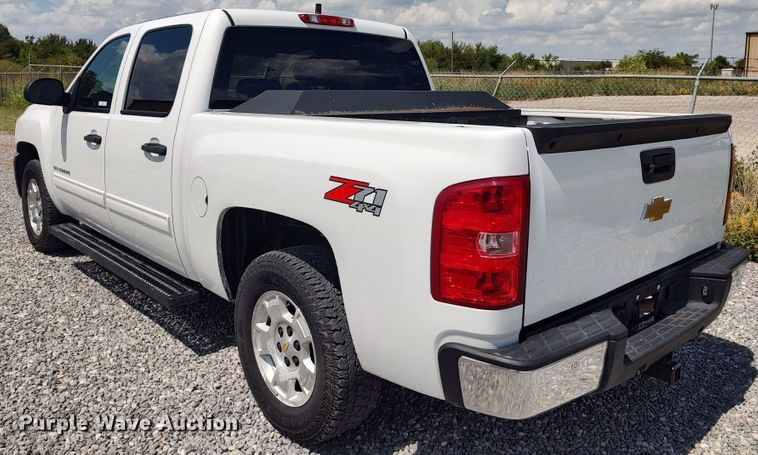 image for item LK9128 2013 Chevrolet Silverado 1500  Crew Cab pickup truck