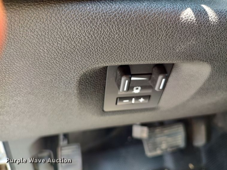 image for item LK9128 2013 Chevrolet Silverado 1500  Crew Cab pickup truck