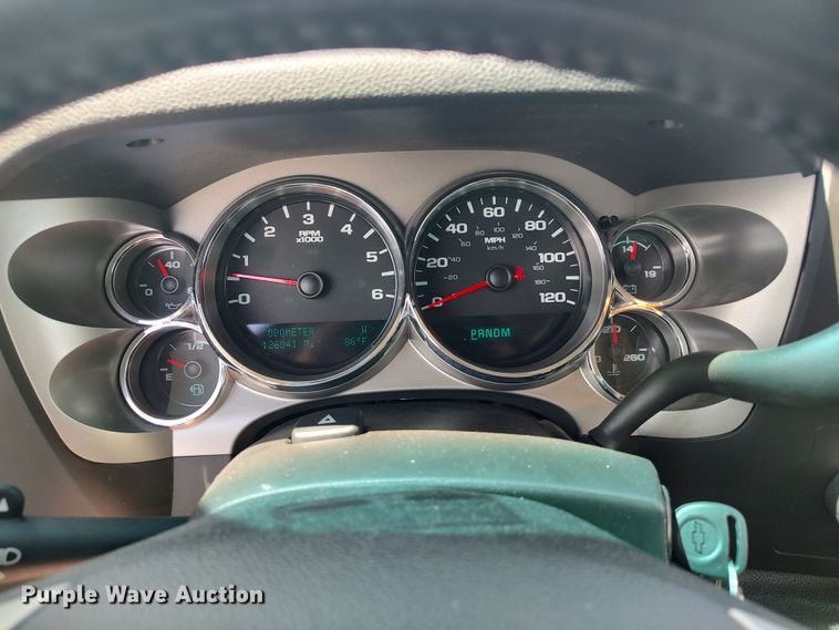 image for item LK9128 2013 Chevrolet Silverado 1500  Crew Cab pickup truck