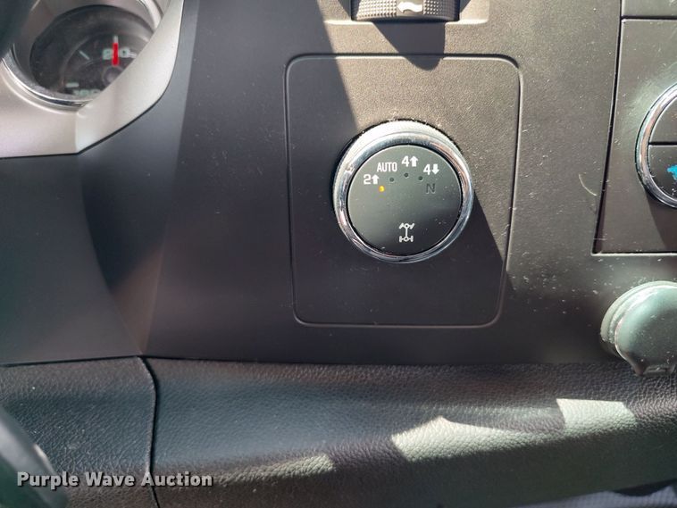 image for item LK9128 2013 Chevrolet Silverado 1500  Crew Cab pickup truck