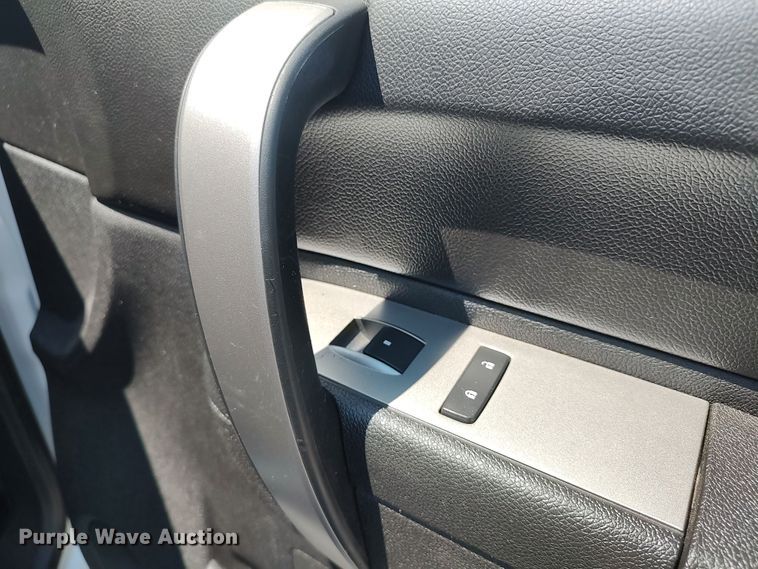 image for item LK9128 2013 Chevrolet Silverado 1500  Crew Cab pickup truck