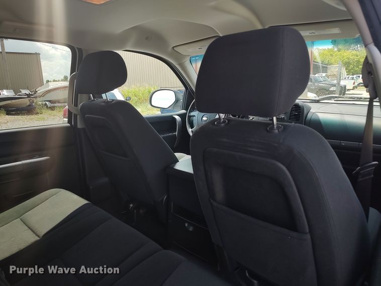 image for item LK9128 2013 Chevrolet Silverado 1500  Crew Cab pickup truck