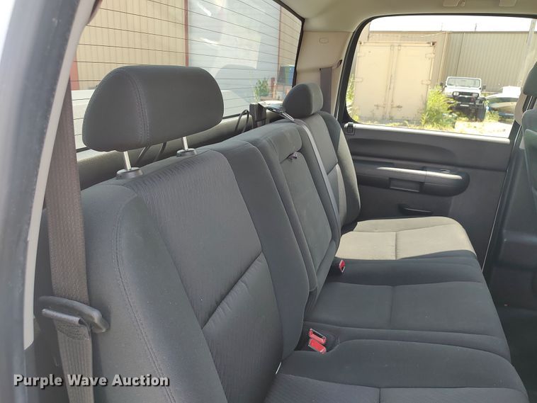 image for item LK9128 2013 Chevrolet Silverado 1500  Crew Cab pickup truck