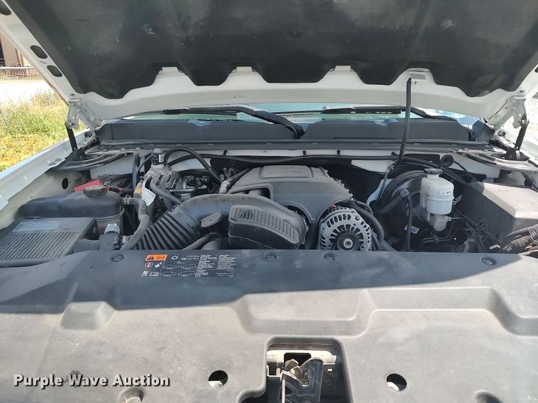 image for item LK9128 2013 Chevrolet Silverado 1500  Crew Cab pickup truck