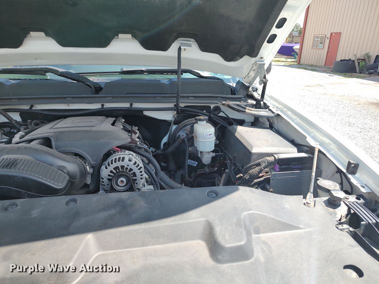 image for item LK9128 2013 Chevrolet Silverado 1500  Crew Cab pickup truck