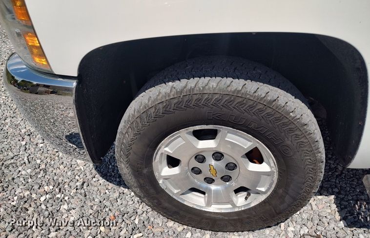 image for item LK9128 2013 Chevrolet Silverado 1500  Crew Cab pickup truck