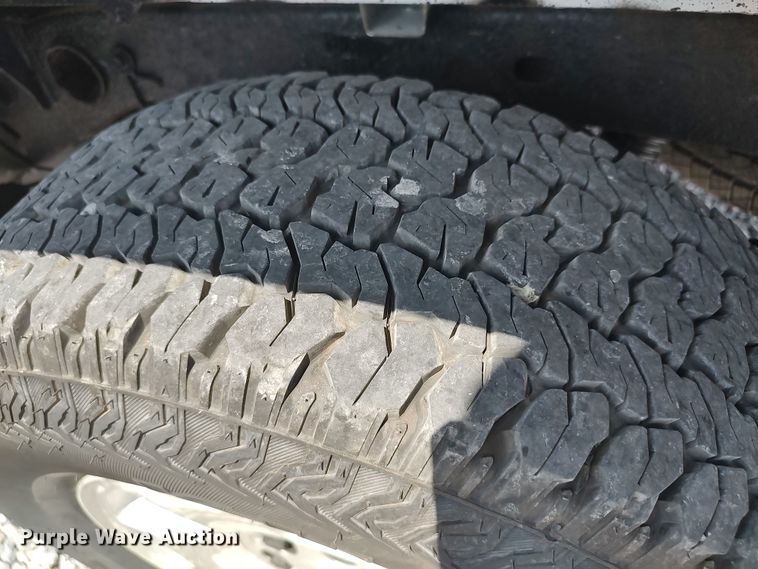 image for item LK9128 2013 Chevrolet Silverado 1500  Crew Cab pickup truck