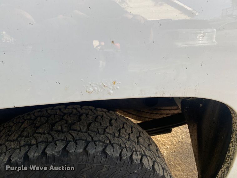 image for item LK9128 2013 Chevrolet Silverado 1500  Crew Cab pickup truck