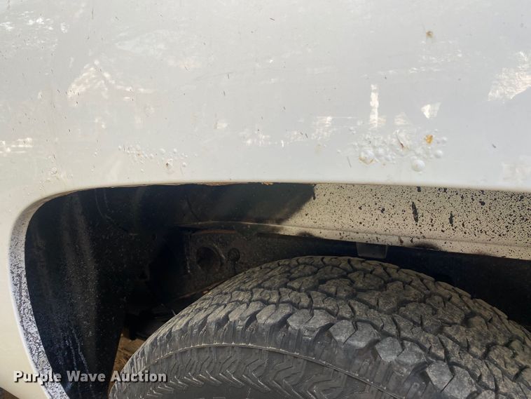 image for item LK9128 2013 Chevrolet Silverado 1500  Crew Cab pickup truck