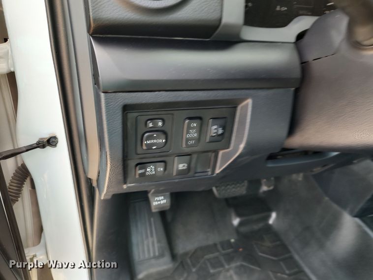 image for item LK9271 2018 Toyota Tundra  Double Cab pickup truck