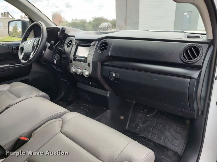 image for item LK9271 2018 Toyota Tundra  Double Cab pickup truck