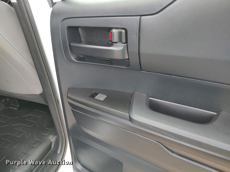 image for item LK9271 2018 Toyota Tundra  Double Cab pickup truck