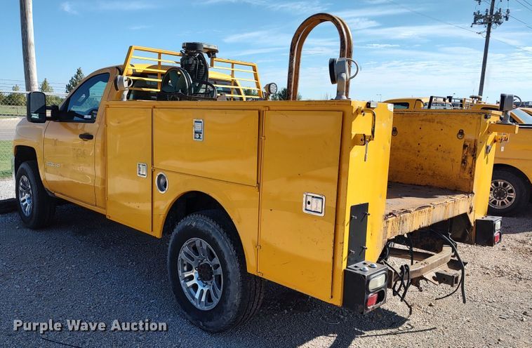 image for item LK9272 2015 Chevrolet Silverado 3500HD  utility bed pickup truck