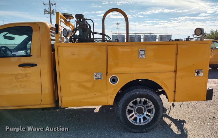 image for item LK9272 2015 Chevrolet Silverado 3500HD  utility bed pickup truck