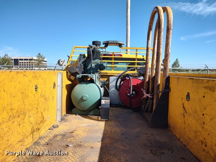 image for item LK9272 2015 Chevrolet Silverado 3500HD  utility bed pickup truck