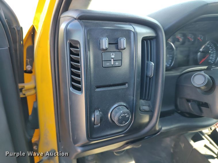 image for item LK9272 2015 Chevrolet Silverado 3500HD  utility bed pickup truck