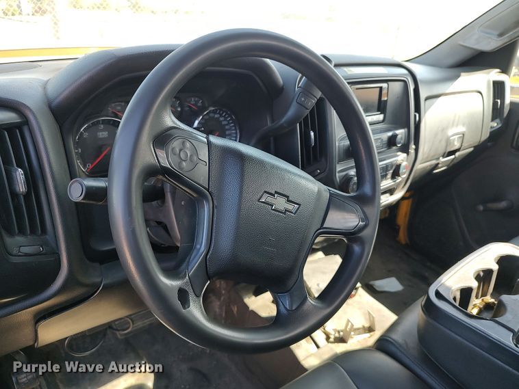 image for item LK9272 2015 Chevrolet Silverado 3500HD  utility bed pickup truck