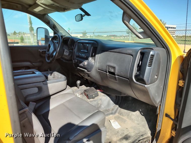 image for item LK9272 2015 Chevrolet Silverado 3500HD  utility bed pickup truck