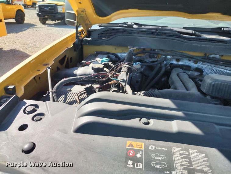 image for item LK9272 2015 Chevrolet Silverado 3500HD  utility bed pickup truck