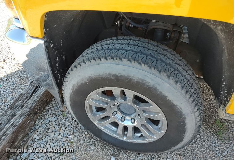 image for item LK9272 2015 Chevrolet Silverado 3500HD  utility bed pickup truck