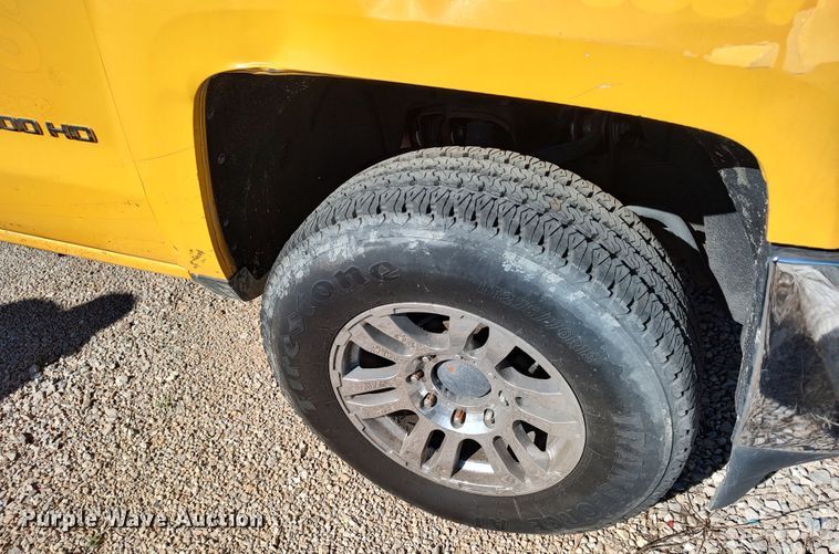 image for item LK9272 2015 Chevrolet Silverado 3500HD  utility bed pickup truck