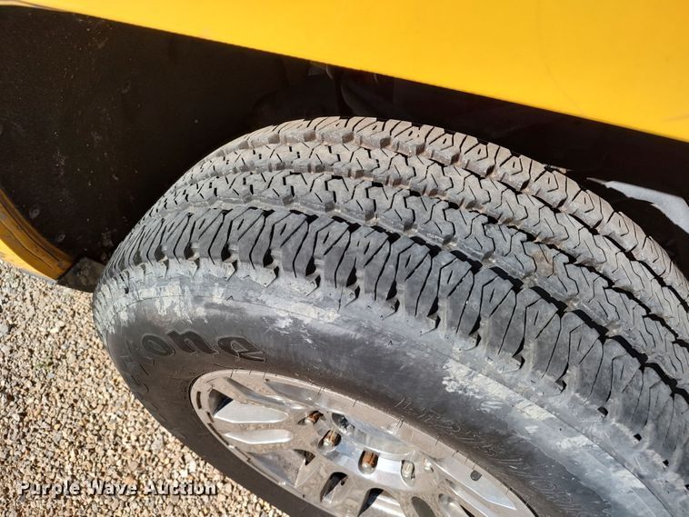 image for item LK9272 2015 Chevrolet Silverado 3500HD  utility bed pickup truck