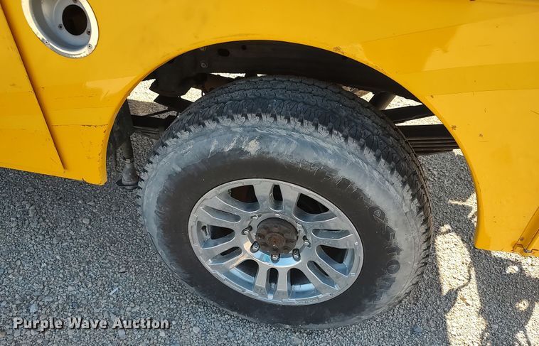 image for item LK9272 2015 Chevrolet Silverado 3500HD  utility bed pickup truck