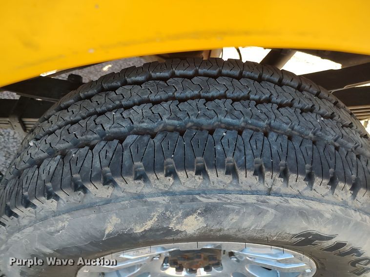 image for item LK9272 2015 Chevrolet Silverado 3500HD  utility bed pickup truck