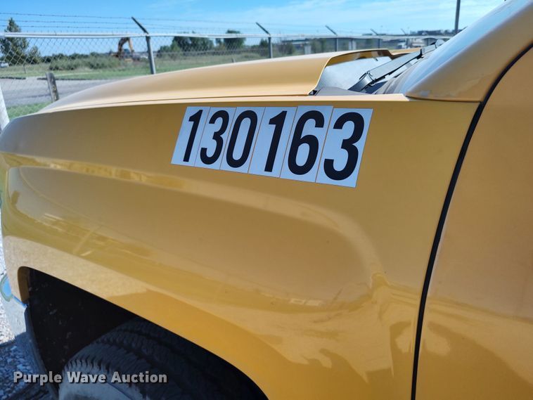 image for item LK9272 2015 Chevrolet Silverado 3500HD  utility bed pickup truck