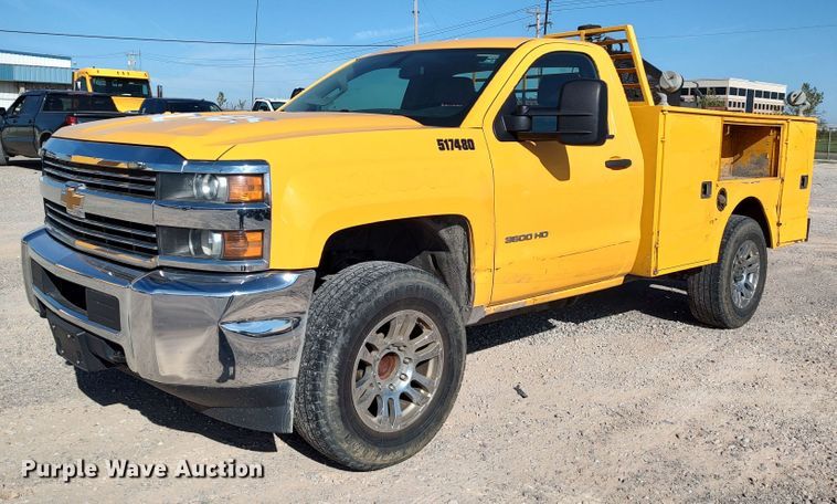 image for item LK9274 2015 Chevrolet Silverado 3500HD  utility bed pickup truck