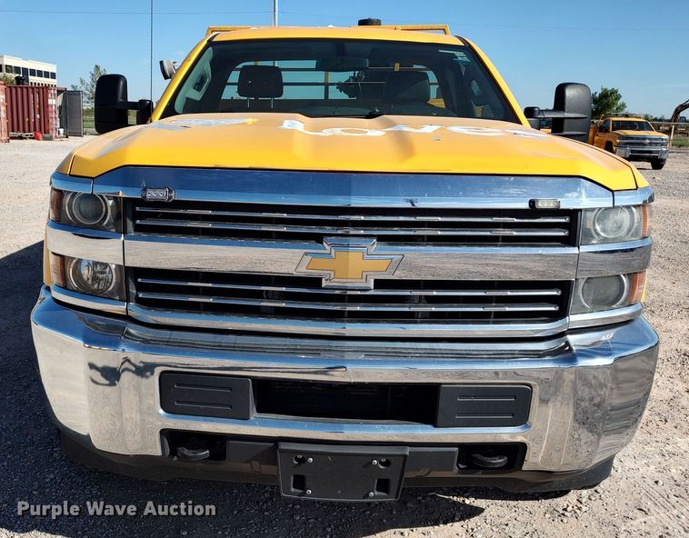 image for item LK9274 2015 Chevrolet Silverado 3500HD  utility bed pickup truck