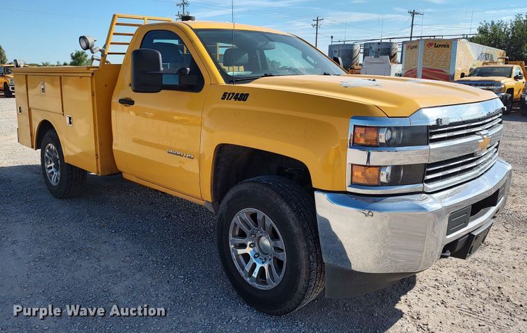 image for item LK9274 2015 Chevrolet Silverado 3500HD  utility bed pickup truck