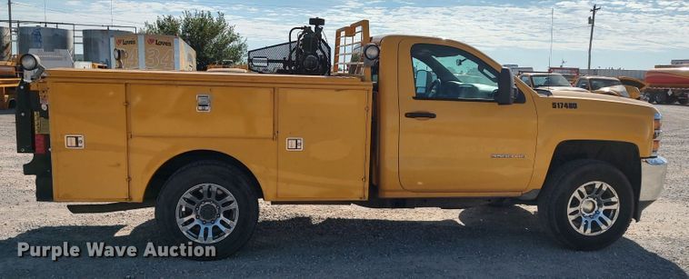 image for item LK9274 2015 Chevrolet Silverado 3500HD  utility bed pickup truck