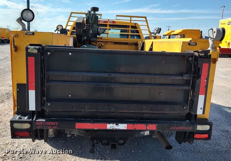 image for item LK9274 2015 Chevrolet Silverado 3500HD  utility bed pickup truck