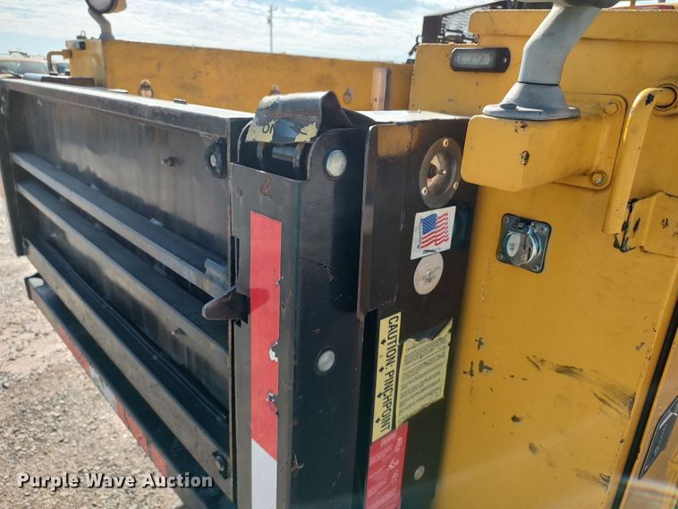 image for item LK9274 2015 Chevrolet Silverado 3500HD  utility bed pickup truck