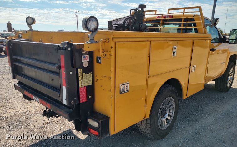 image for item LK9274 2015 Chevrolet Silverado 3500HD  utility bed pickup truck