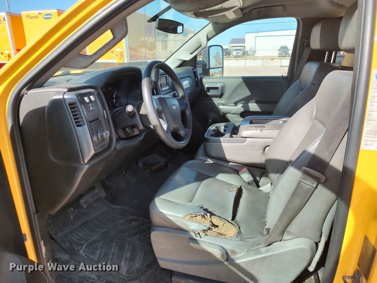 image for item LK9274 2015 Chevrolet Silverado 3500HD  utility bed pickup truck