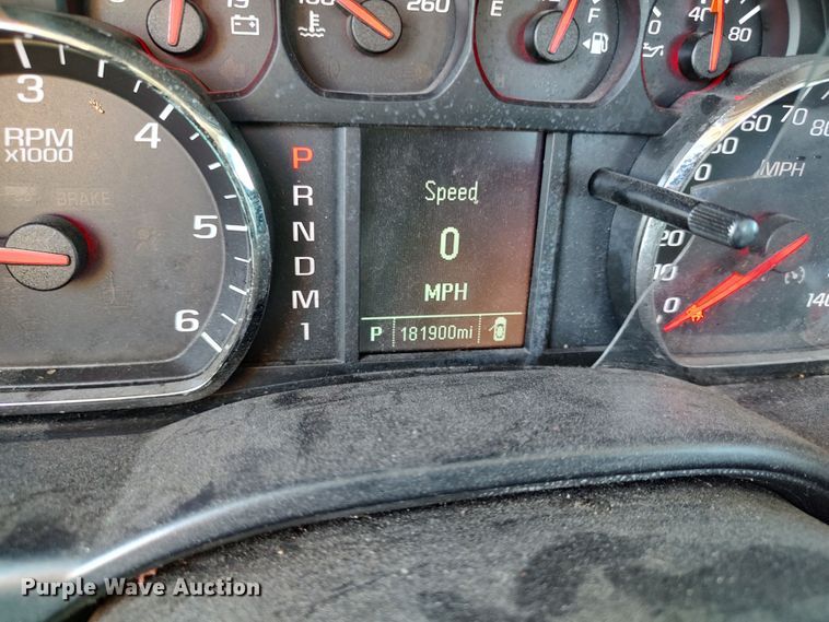 image for item LK9274 2015 Chevrolet Silverado 3500HD  utility bed pickup truck